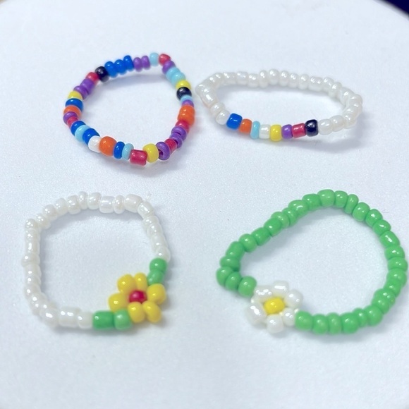 Beaded Flower Stretch Ring Set - Picture 9 of 9